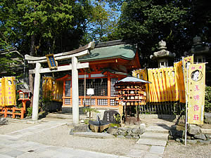 八坂神社（末社の美御前社）