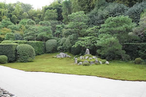 芬陀院の庭園の写真