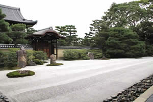 建仁寺の庭園の写真