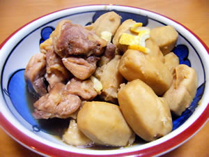 里芋と鶏肉の炊いたんの写真