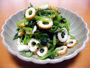 壬生菜とちくわの胡麻和えの写真