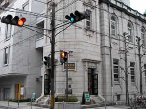 日本生命保険京都三条ビルの写真
