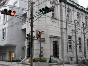 日本生命保険京都三条ビルの写真